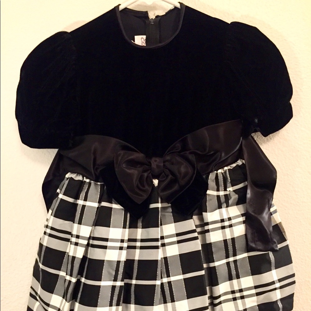 Vintage black & white Elissa Craig kids dress